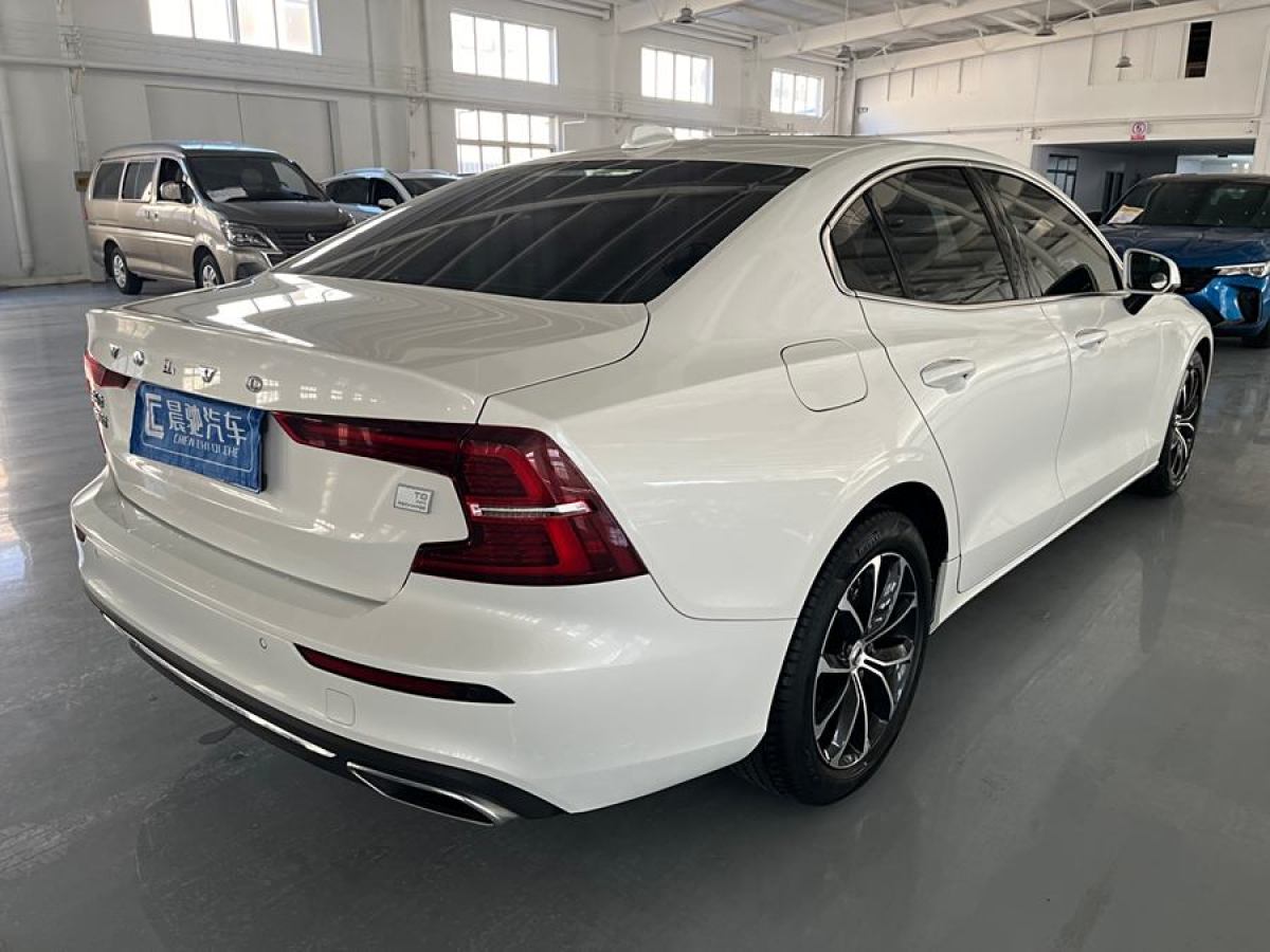 沃爾沃 S60L  2022款 B4 智逸豪華版圖片