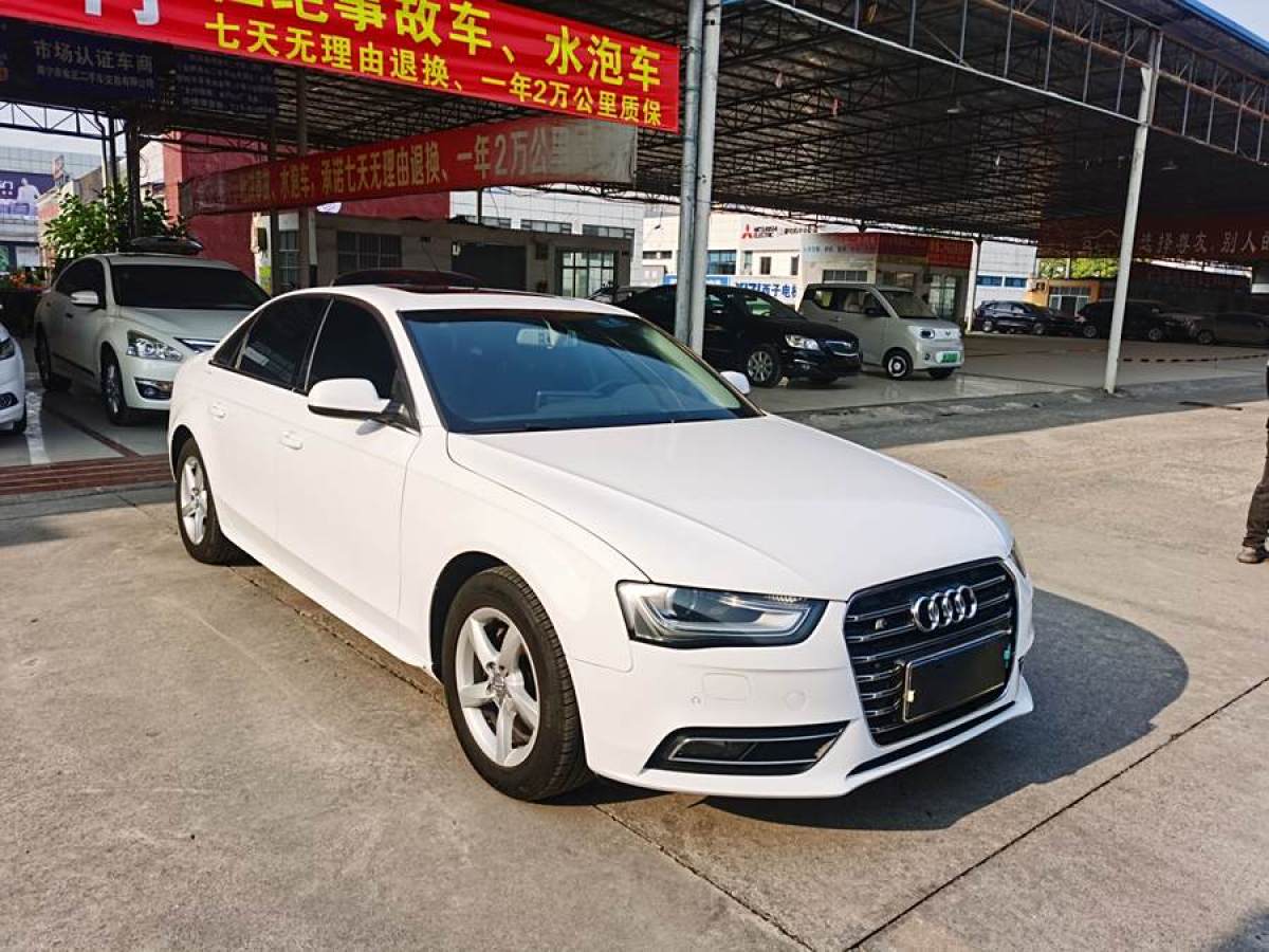 奧迪 奧迪A4L  2015款 35 TFSI 自動(dòng)標(biāo)準(zhǔn)型圖片