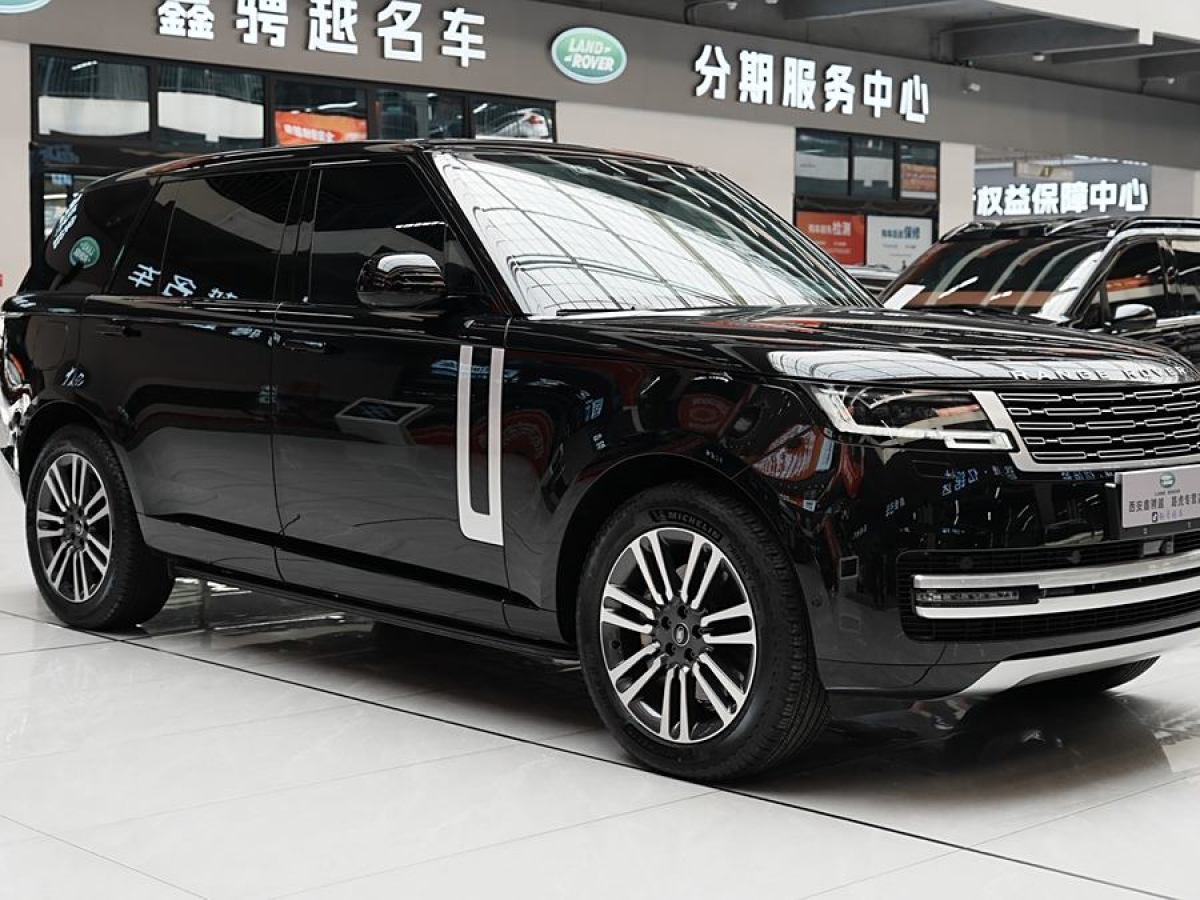 路虎 攬勝  2024款 3.0 L6 400PS 創(chuàng)世加長(zhǎng)版圖片