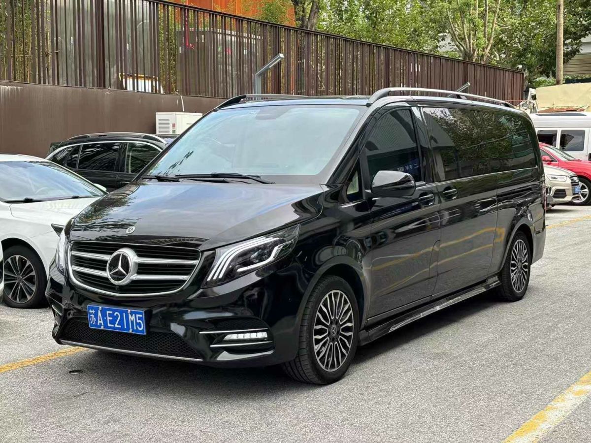 奔馳 奔馳A級(jí)  2019款  A 220 L 4MATIC 運(yùn)動(dòng)轎車圖片