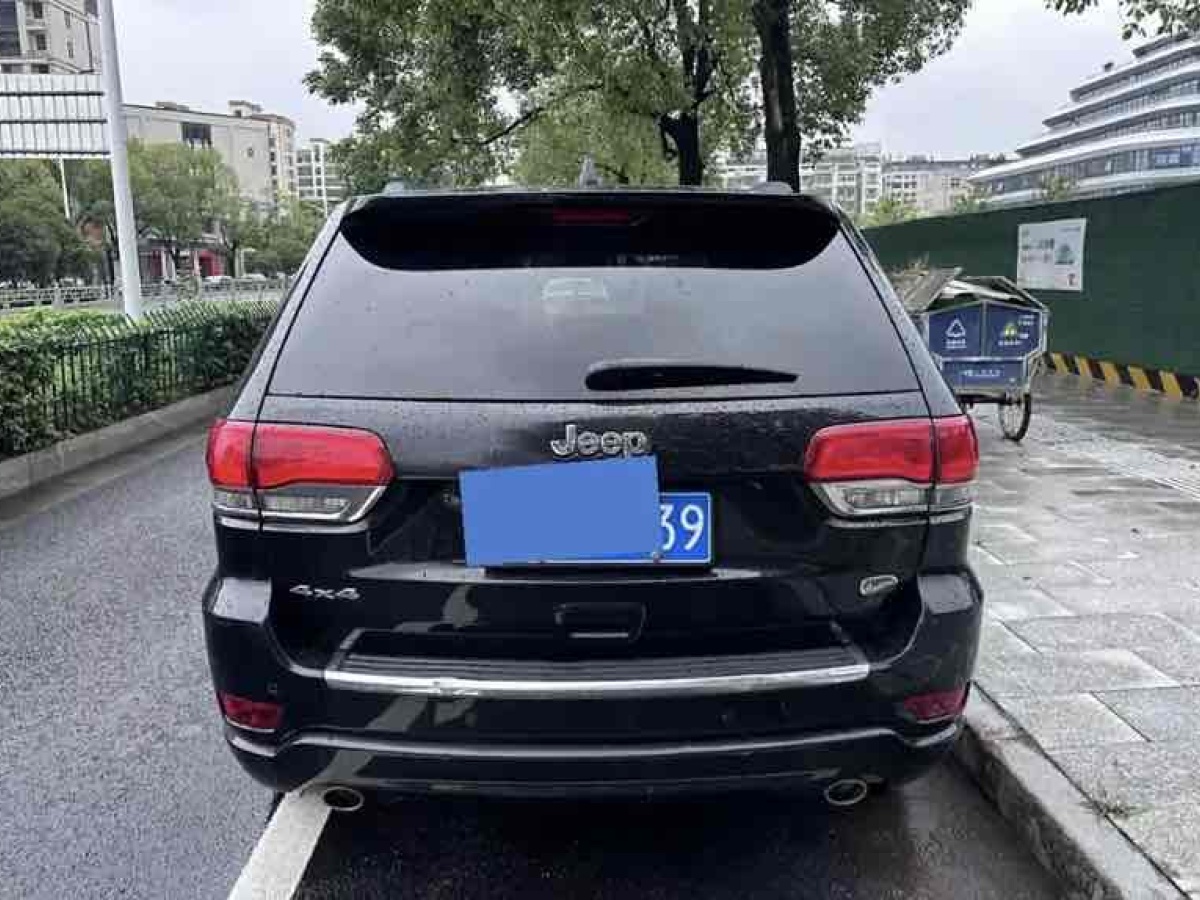 Jeep 大切諾基  2015款 3.6L 豪華導(dǎo)航版圖片