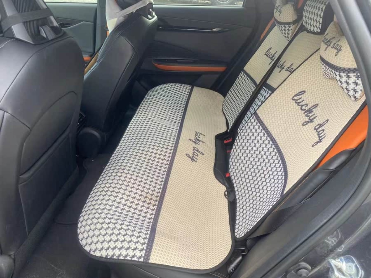 長安 長安UNI-V  2022款 1.5T 尊貴型圖片