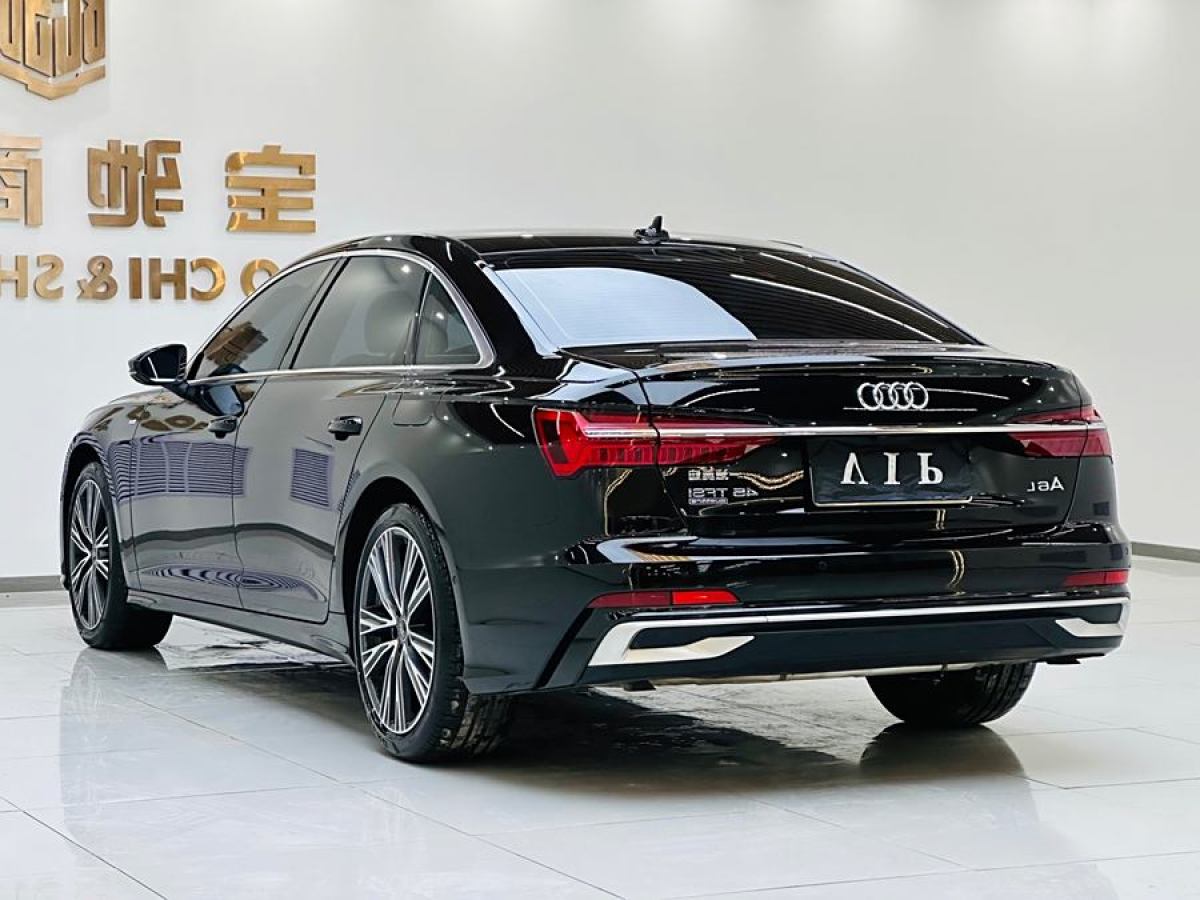 奧迪 奧迪A6L  2023款 改款 45 TFSI quattro 臻選動(dòng)感型圖片