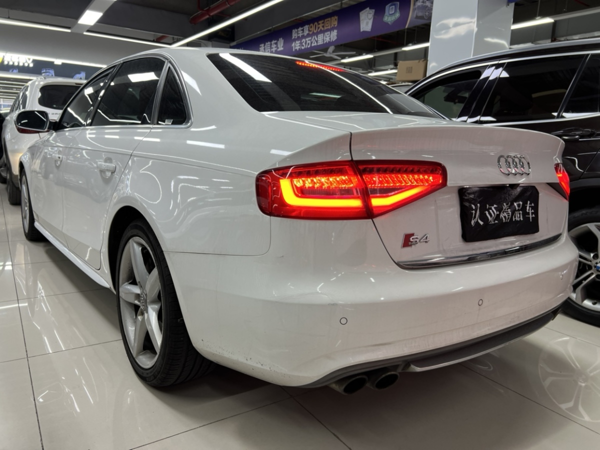 奧迪 奧迪A4L  2013款 35 TFSI 自動(dòng)標(biāo)準(zhǔn)型圖片