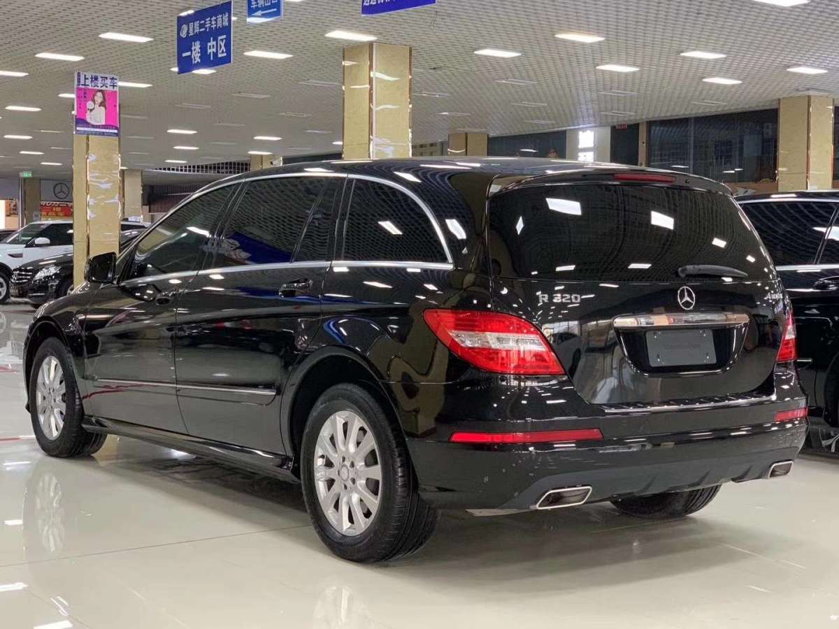 奔馳 奔馳R級  2017款 R 320 4MATIC 商務型臻藏版圖片