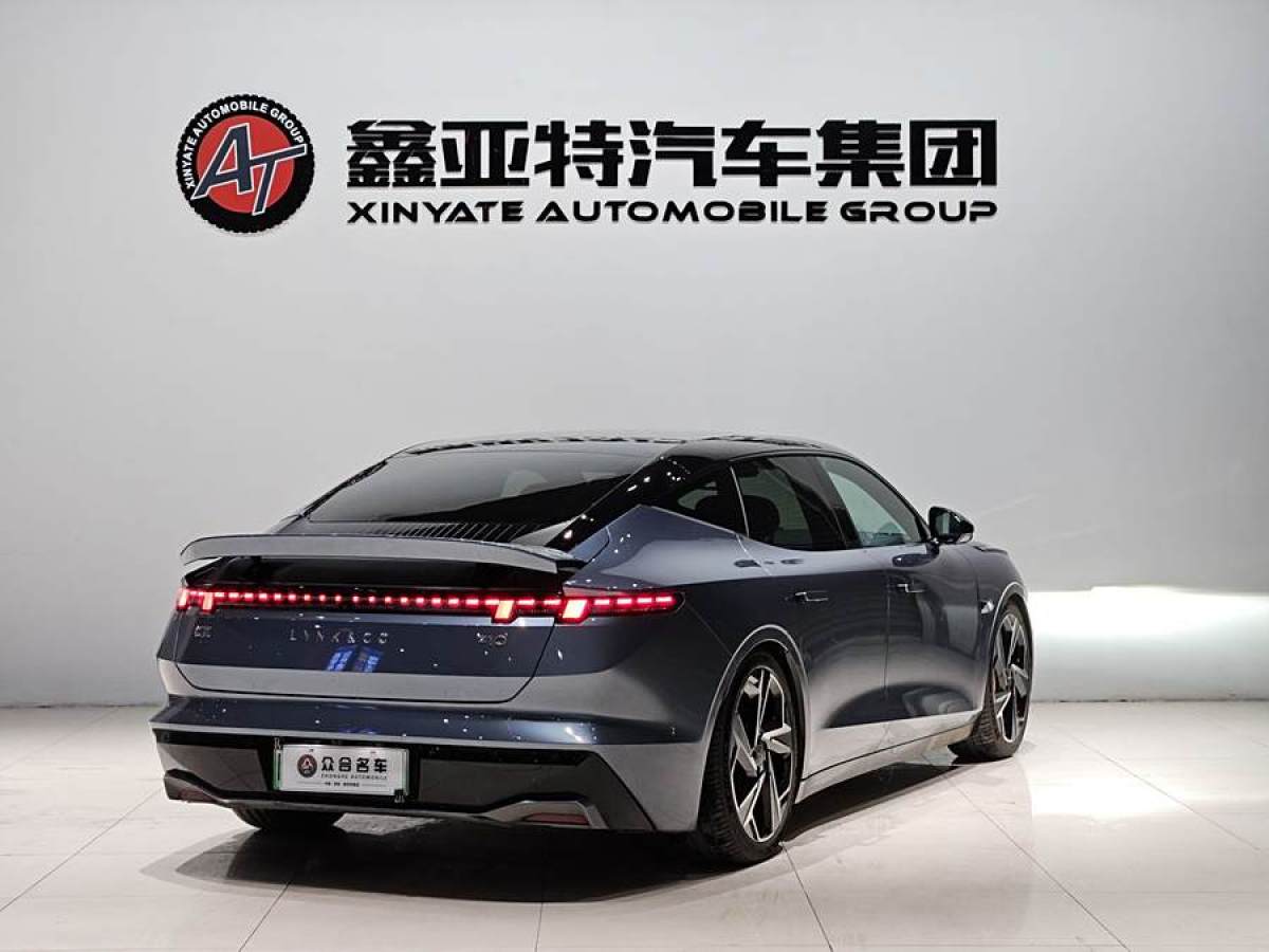 領(lǐng)克 領(lǐng)克Z10  2025款 95kWh 702km四驅(qū)智駕Ultra圖片