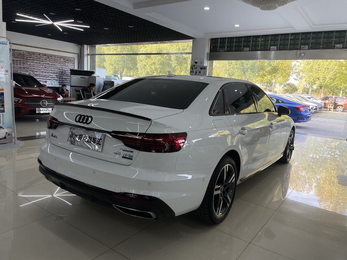 奧迪 奧迪A4L  2022款 40 TFSI 豪華動感型圖片