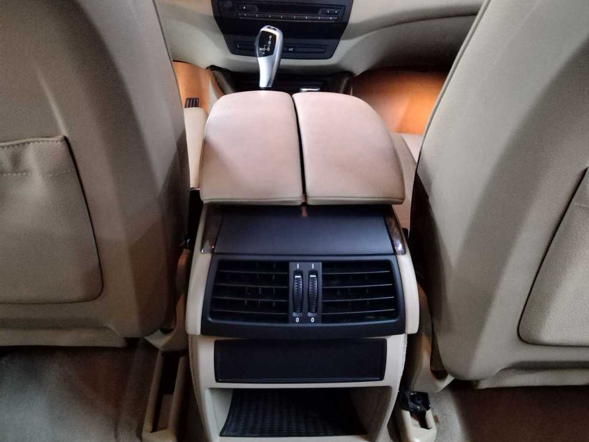 寶馬 寶馬X5  2011款 xDrive35i 領(lǐng)先型圖片