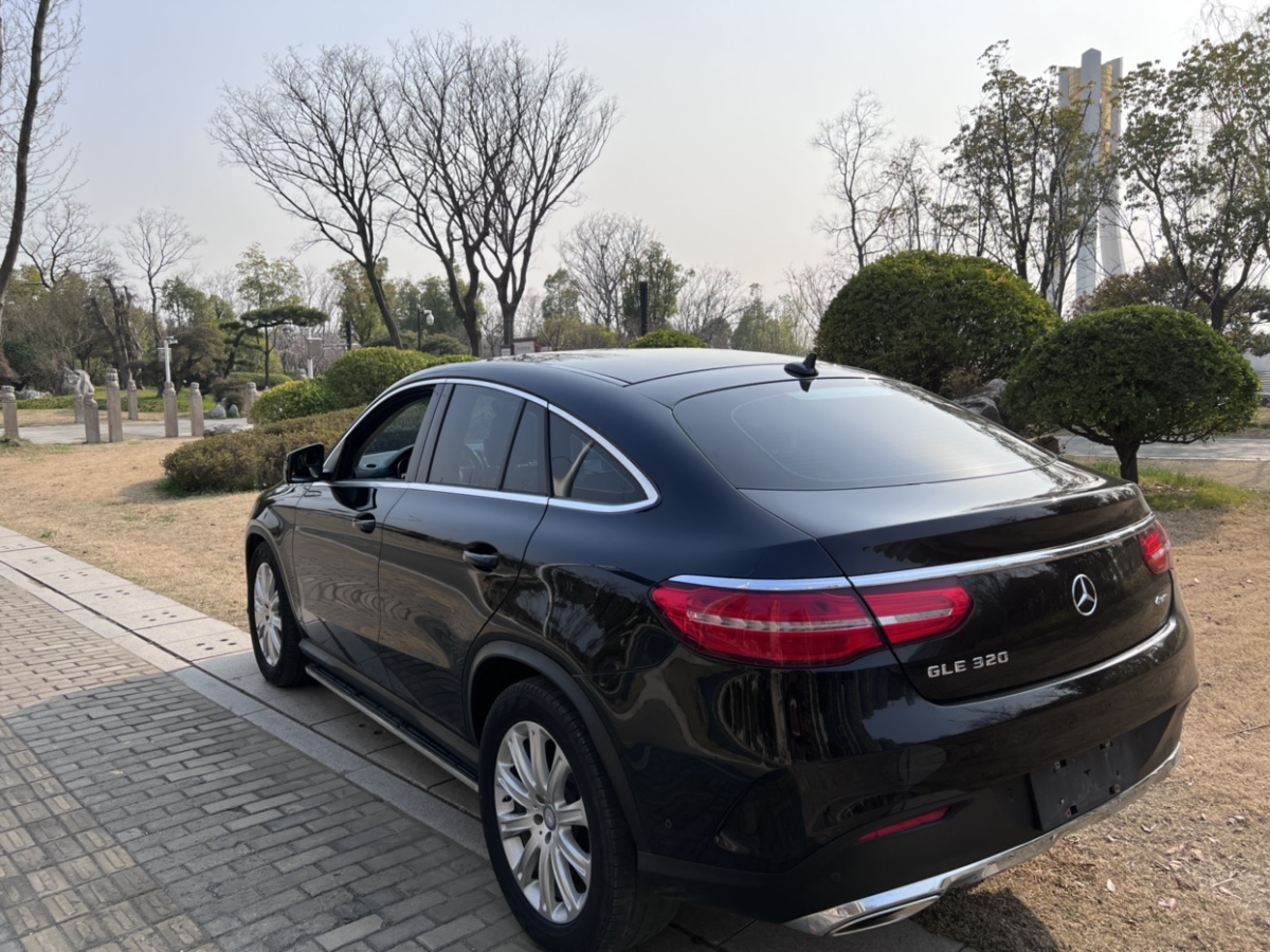 奔馳 奔馳gle轎跑 2017款 gle 320 4matic 轎跑suv圖片