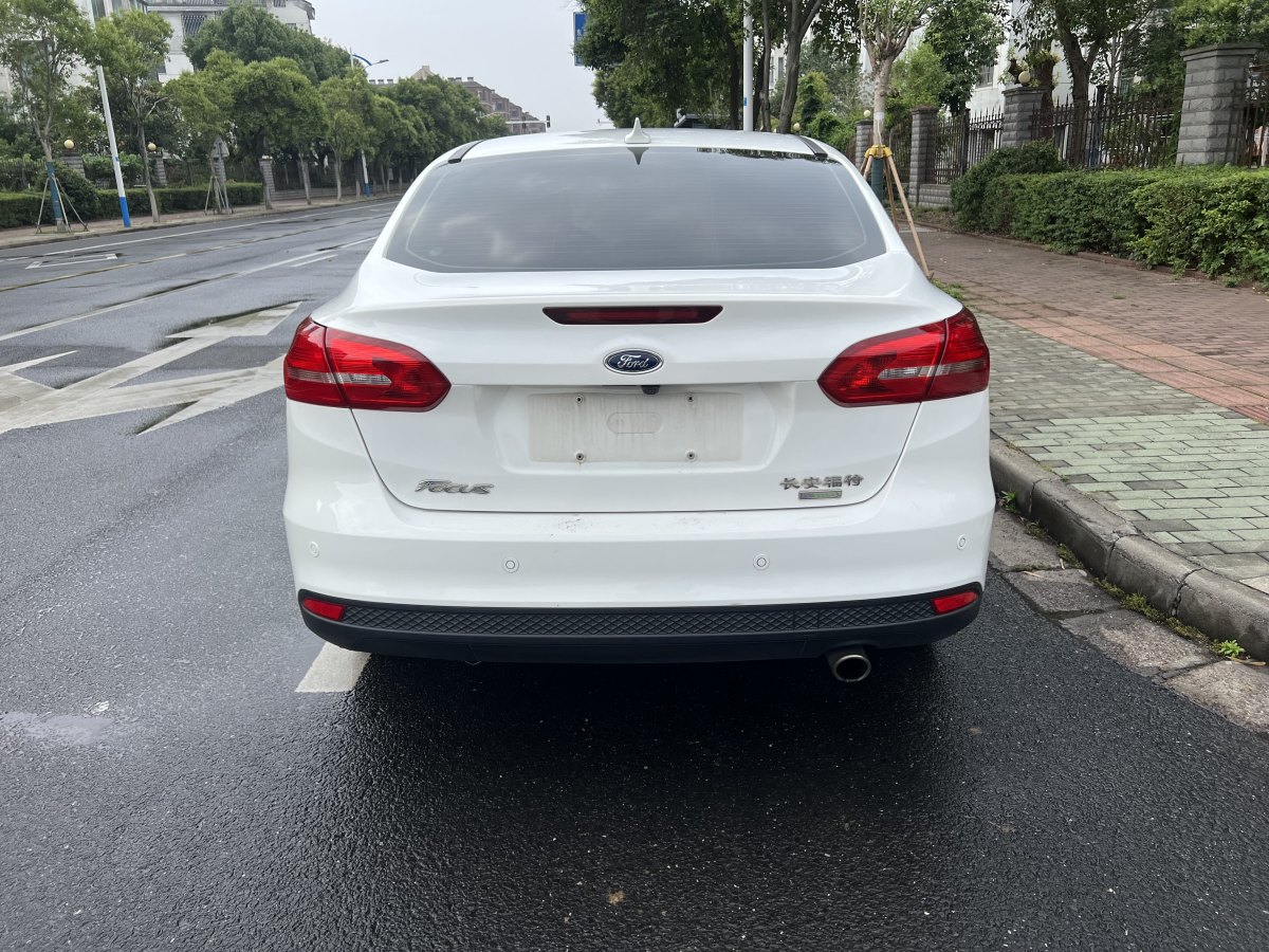 福特 ?？怂? 2017款 三廂 EcoBoost 180 自動精英型圖片