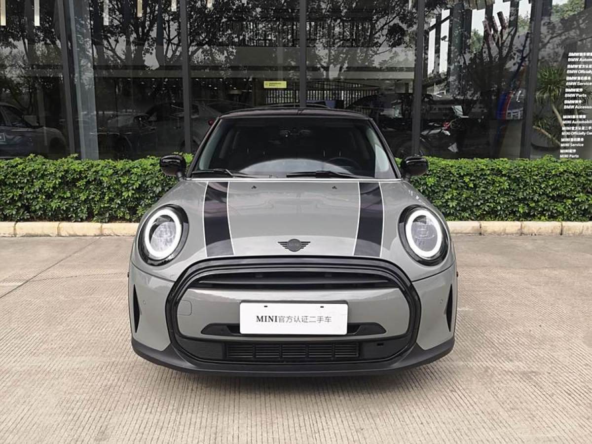 MINI MINI  2023款 改款 1.5T COOPER 藝術(shù)家圖片