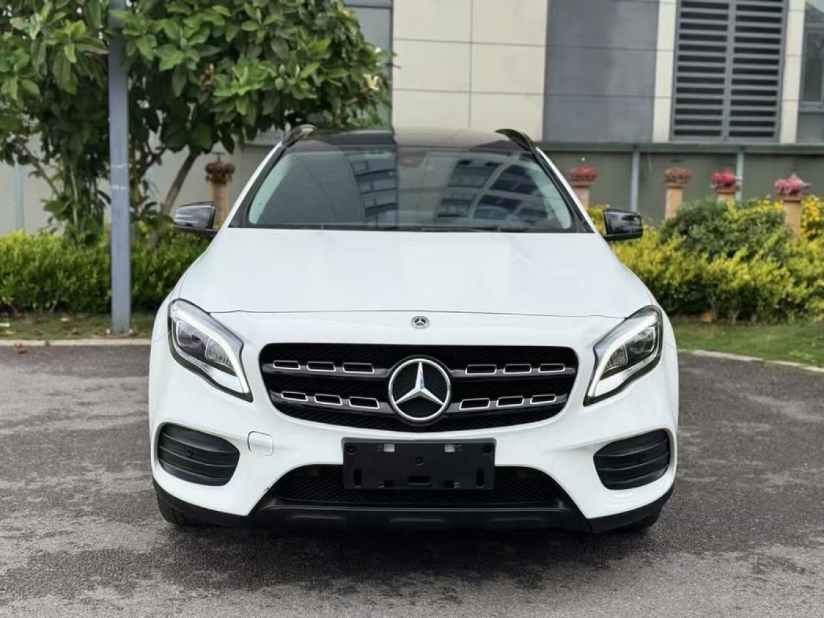 奔馳 奔馳GLA  2018款 GLA 220 4MATIC 運(yùn)動(dòng)型圖片