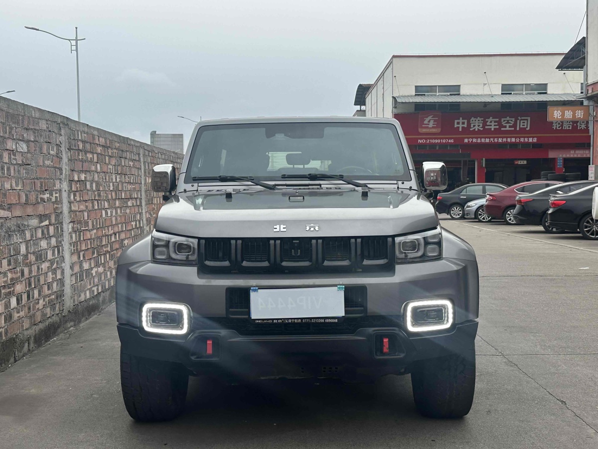 2021年9月北京 BJ40  2021款 2.0T 自動(dòng)四驅(qū)環(huán)塔冠軍版