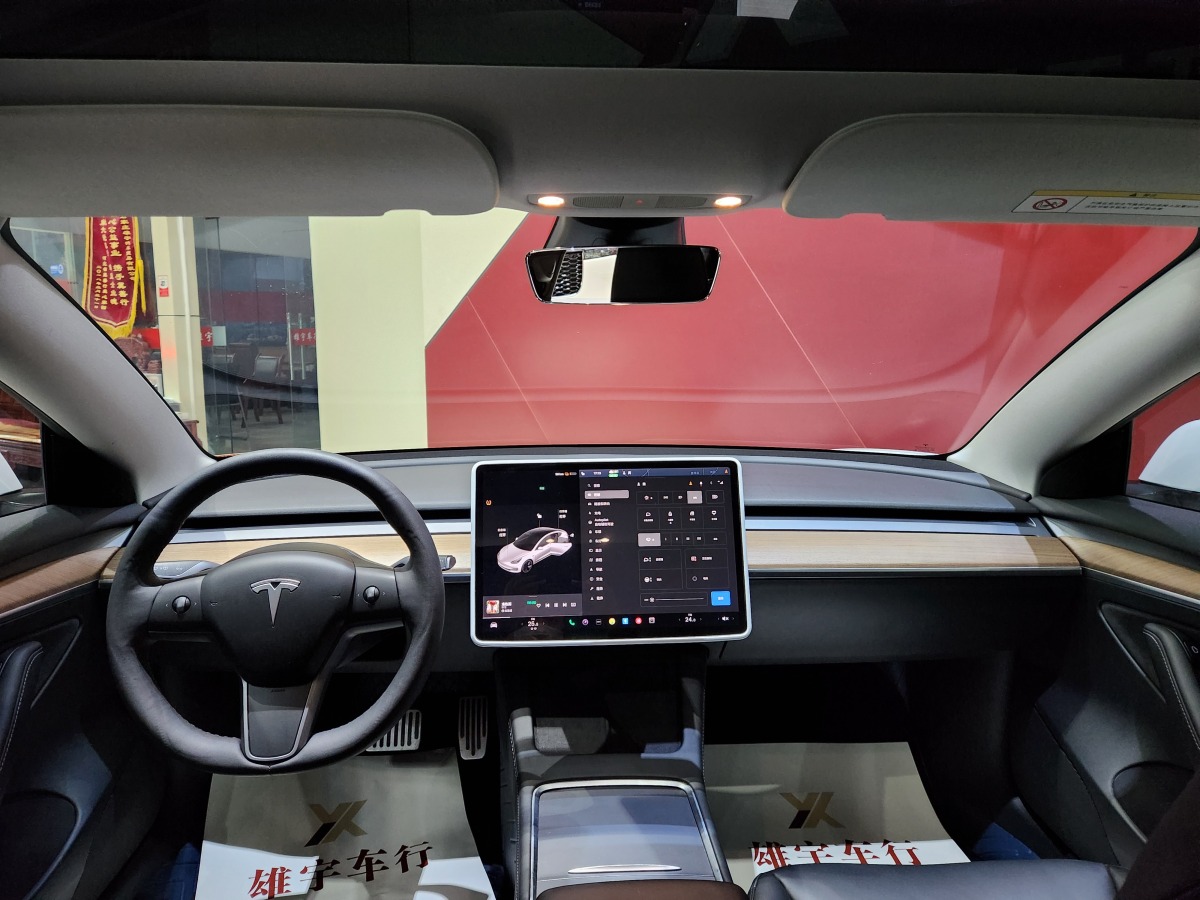 特斯拉 Model 3  2019款 標(biāo)準(zhǔn)續(xù)航后驅(qū)升級版圖片