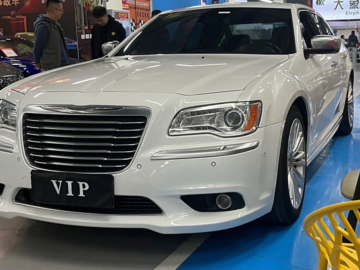 克萊斯勒 300C  2016款 3.0L 超越版圖片