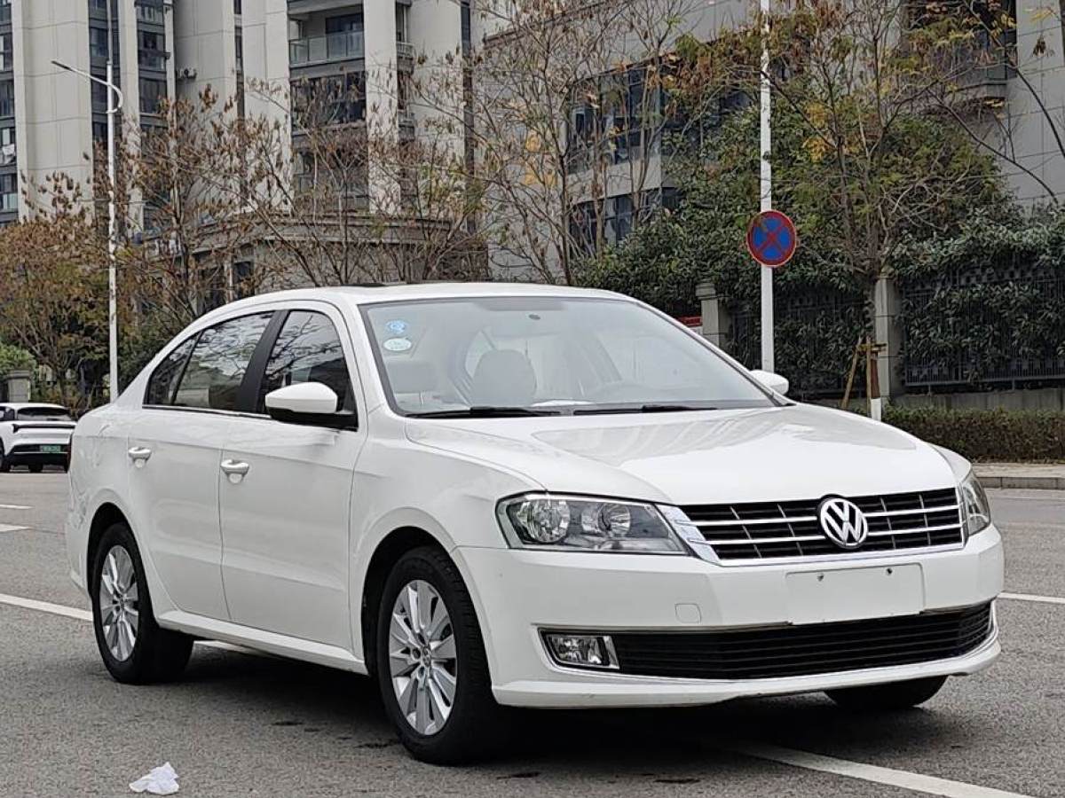 大眾 朗逸  2013款 1.4TSI DSG豪華導(dǎo)航版圖片