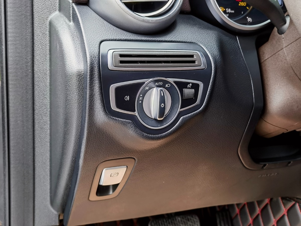 奔驰 奔驰GLC  2020款 改款 GLC 260 L 4MATIC 动感型图片
