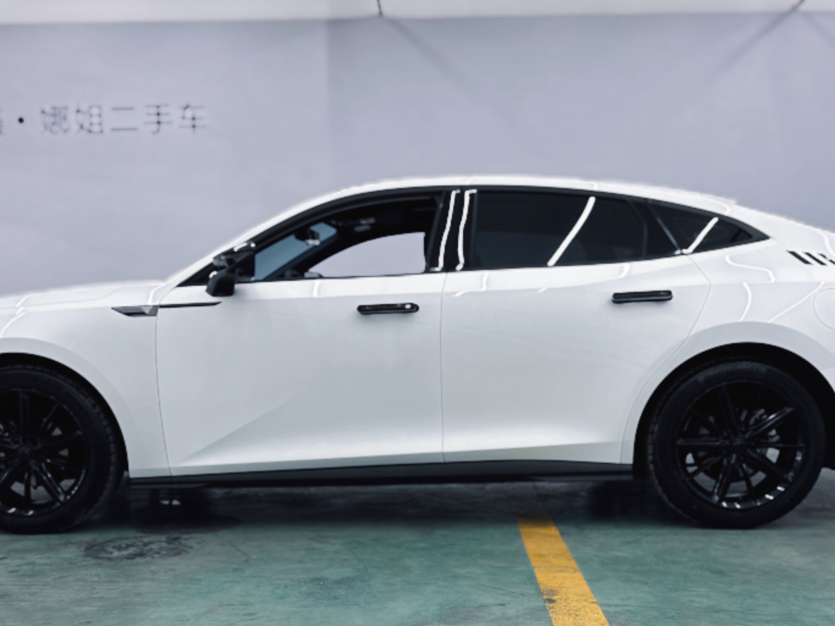 長(zhǎng)安 長(zhǎng)安UNI-V  2022款 1.5T 尊貴型圖片