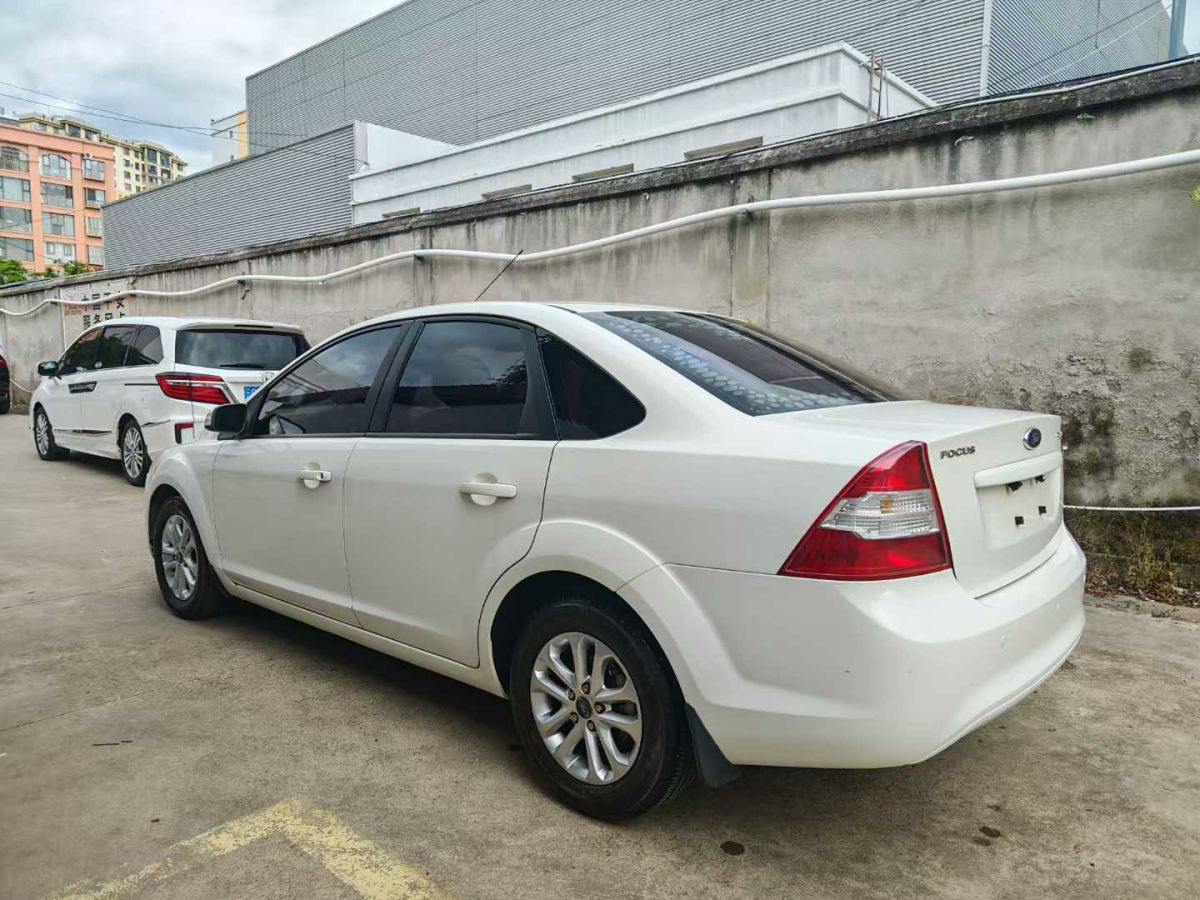 福特 ?？怂? 2013款 2.0T ST 標(biāo)準(zhǔn)版圖片
