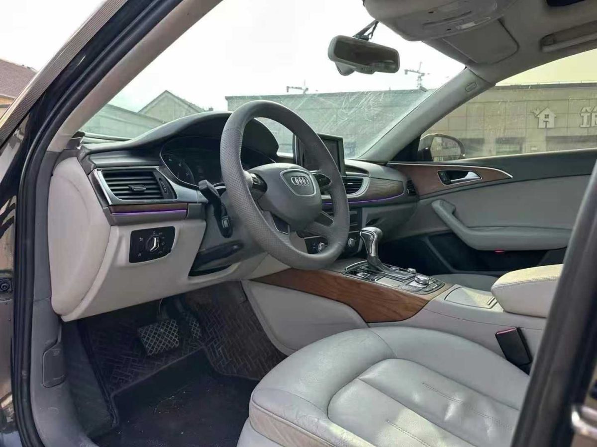 奧迪 奧迪A6L  2012款 A6L 2.8FSI 35FSI Quattro豪華型圖片