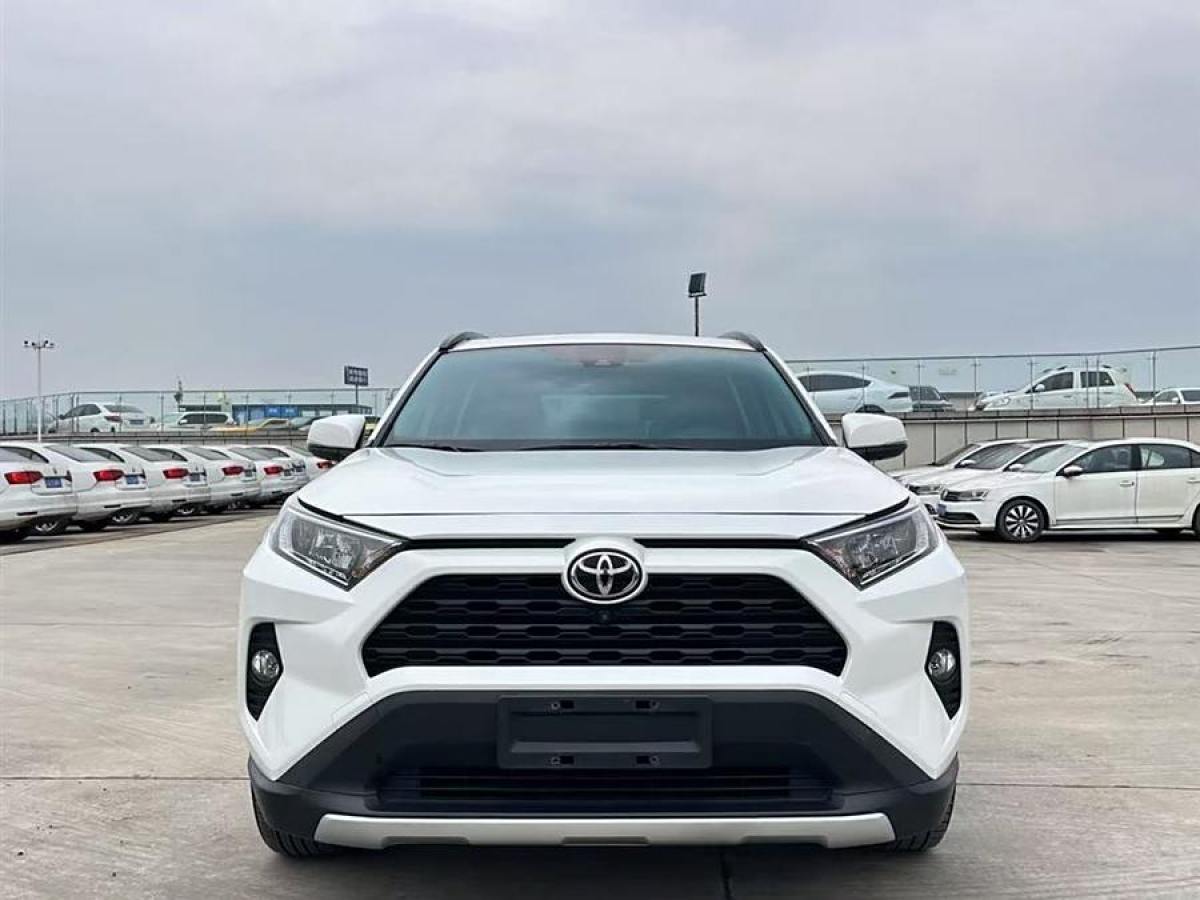 豐田 RAV4榮放  2020款 2.0L CVT兩驅(qū)風(fēng)尚版圖片