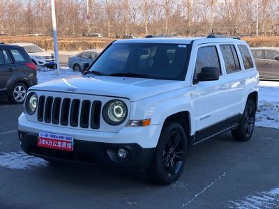 2013年7月 Jeep 自由客(進口) 2.4 豪華導(dǎo)航版圖片