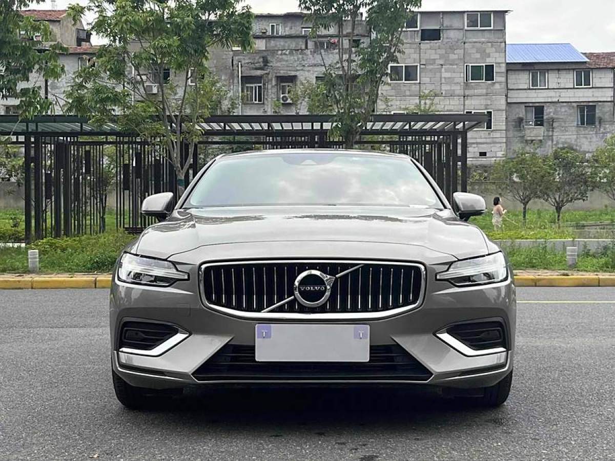 沃爾沃 S60L  2020款 T4 智逸豪華版圖片