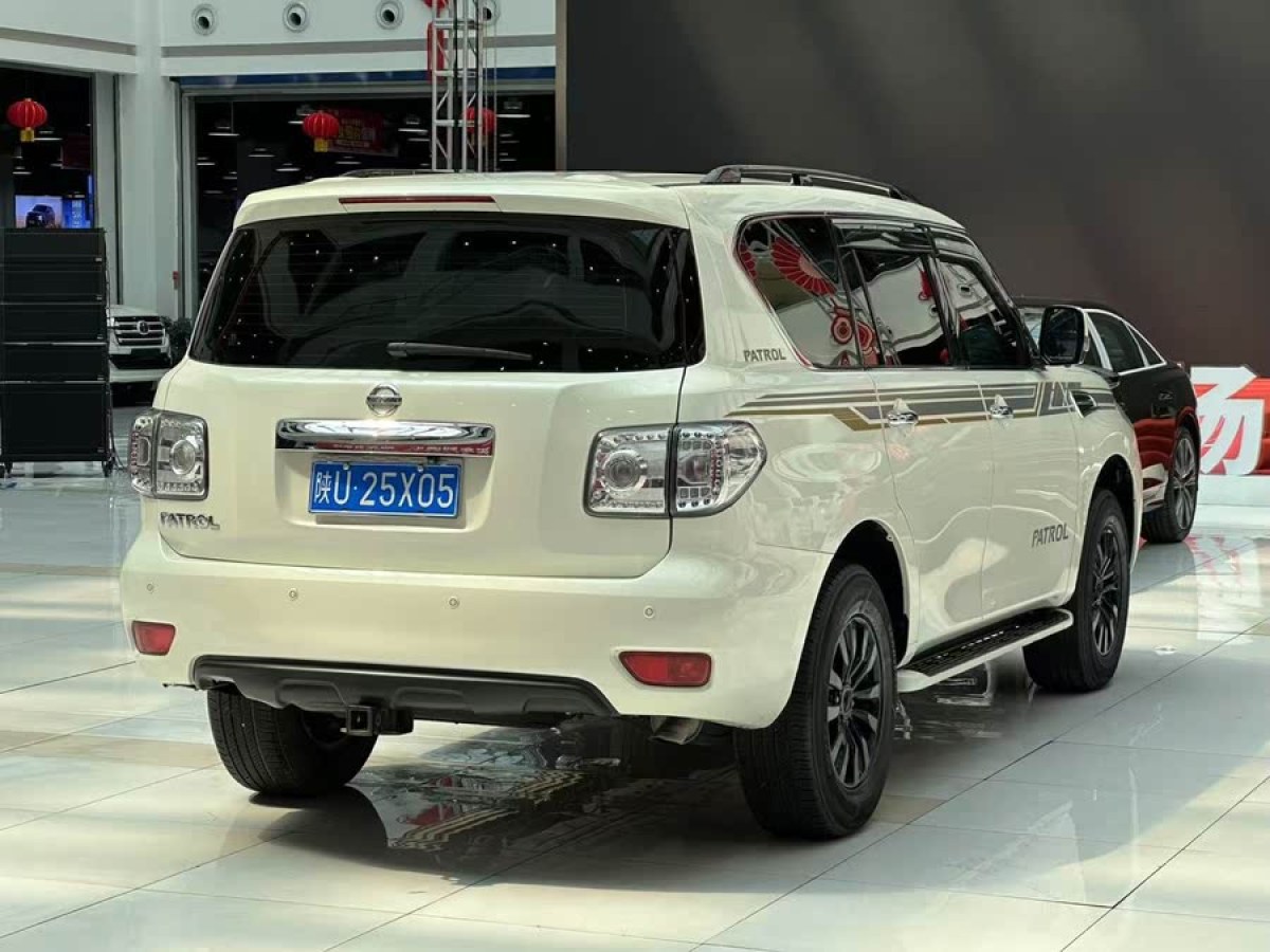 日產(chǎn) 途樂  2018款 4.0L 領英型圖片
