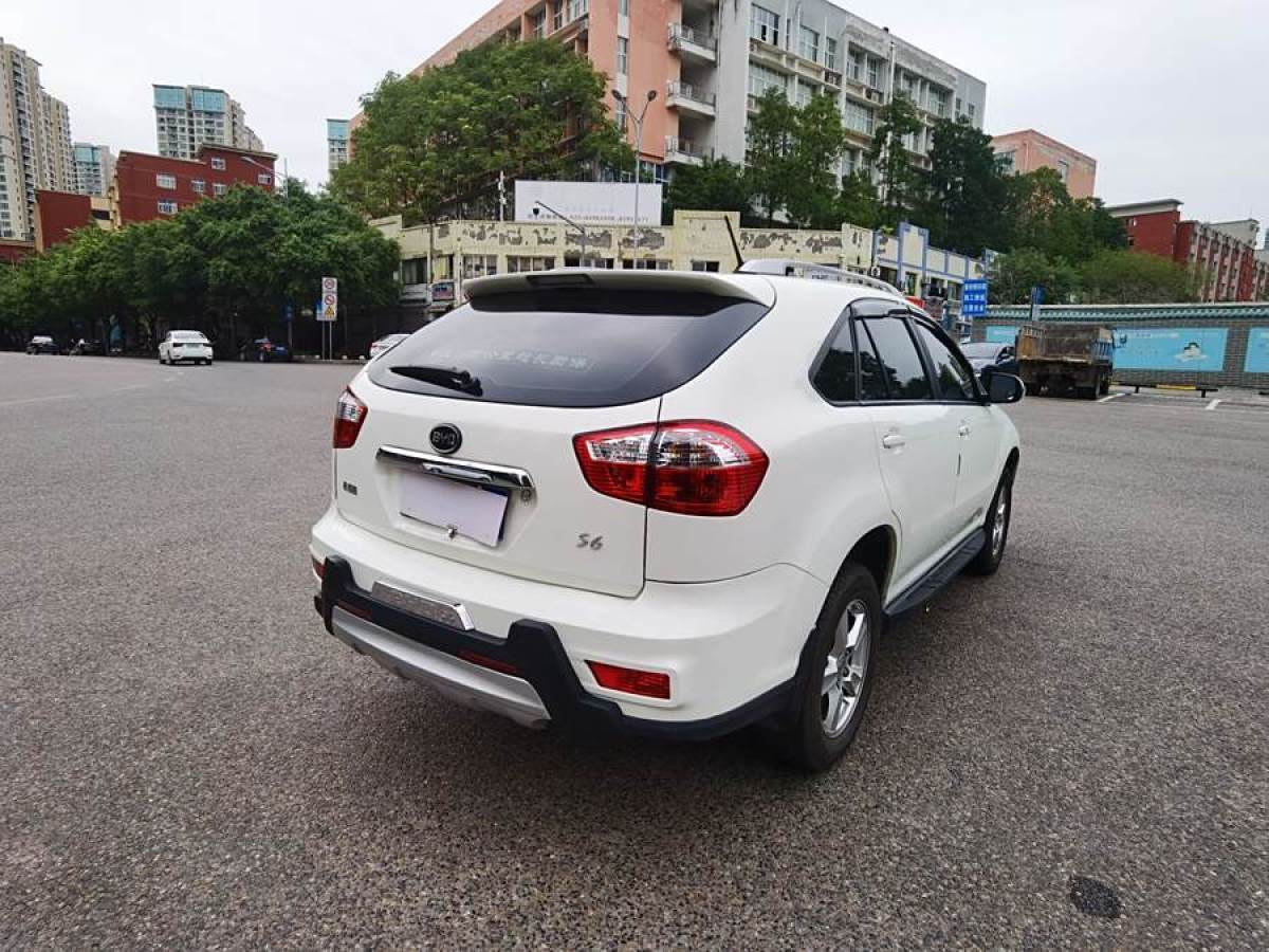 比亞迪 S6  2014款 2.0L 手動豪華型 5座圖片