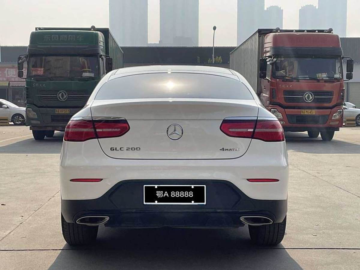 奔馳 奔馳GLC  2022款 改款 GLC 300 4MATIC 轎跑SUV圖片