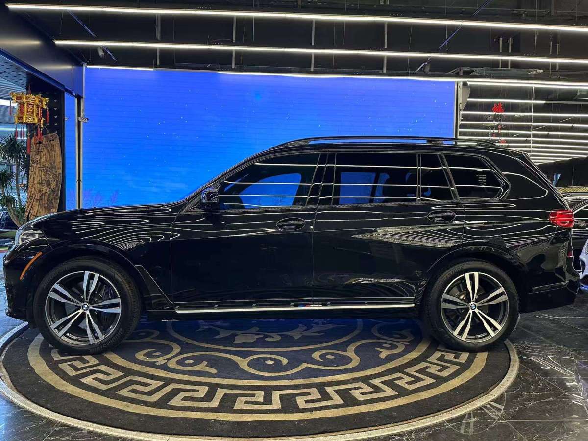 寶馬 寶馬X7  2019款  xDrive40i 領(lǐng)先型豪華套裝圖片