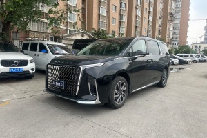 上汽大通MAXUS G90 上汽大通 2.0T 星際七座版