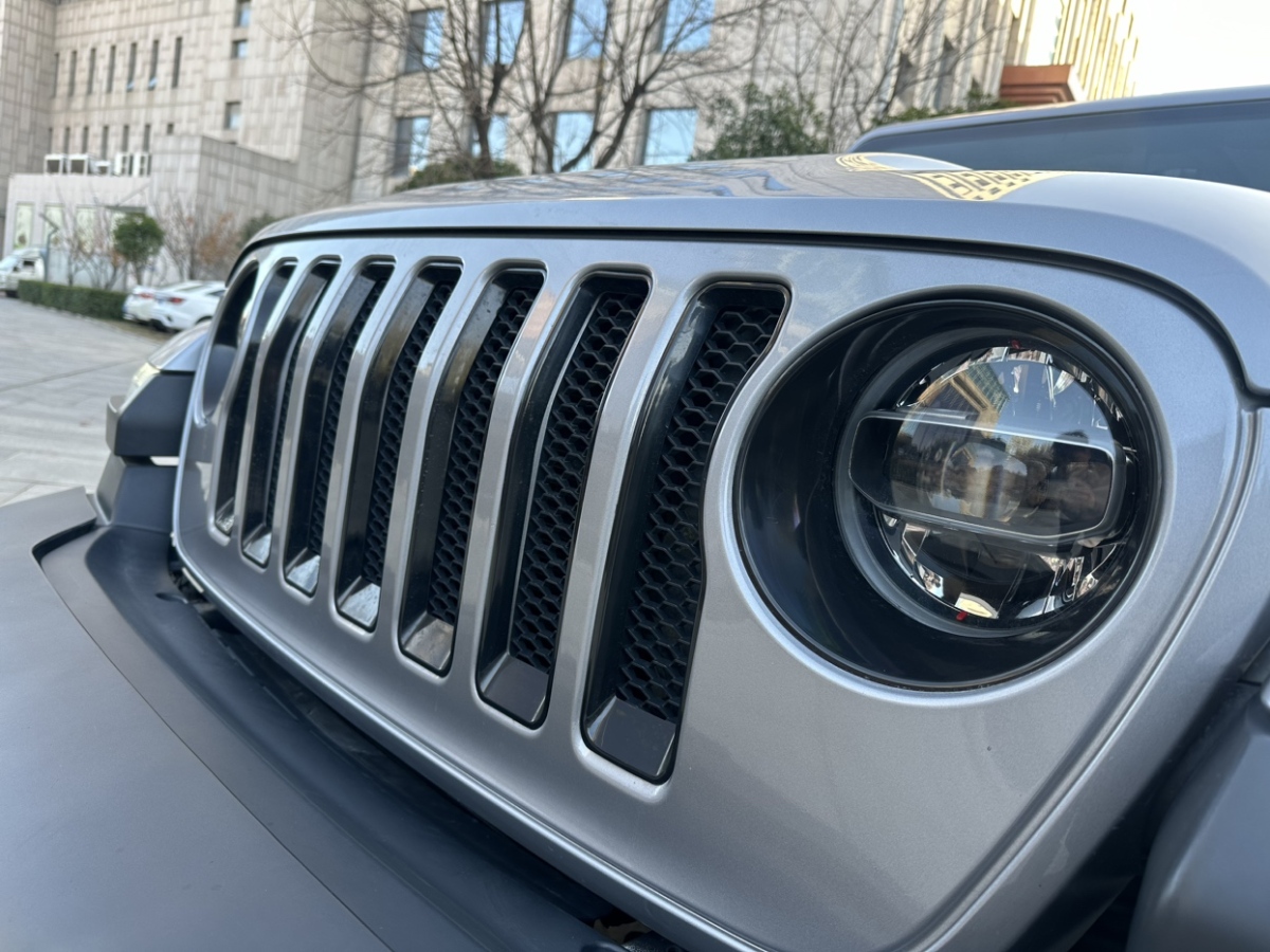 Jeep 牧馬人  2019款 2.0T Sahara 四門版 國VI圖片