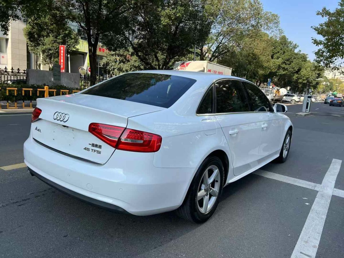 奧迪 奧迪A4L  2015款 A4L 1.8TFSI 30TFSI 舒適型圖片