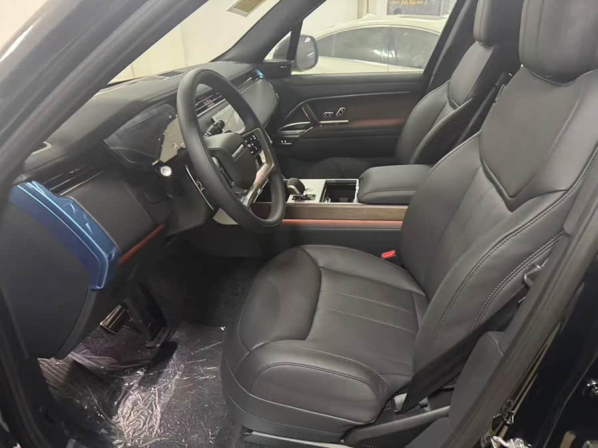 路虎 攬勝  2025款 3.0 L6 360PS 盛世版圖片