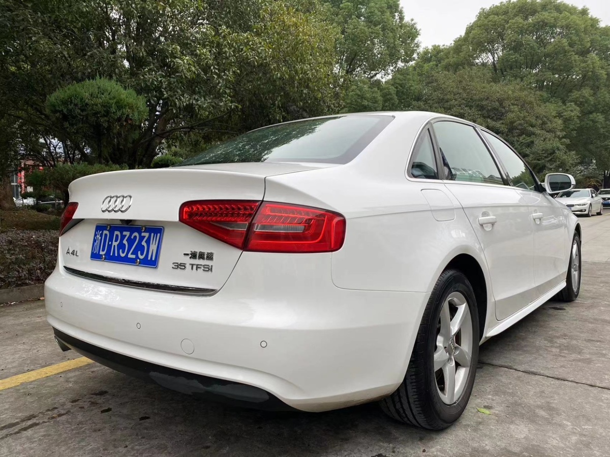 奥迪 奥迪a4l  2015款 35 tfsi 自动舒适型图片