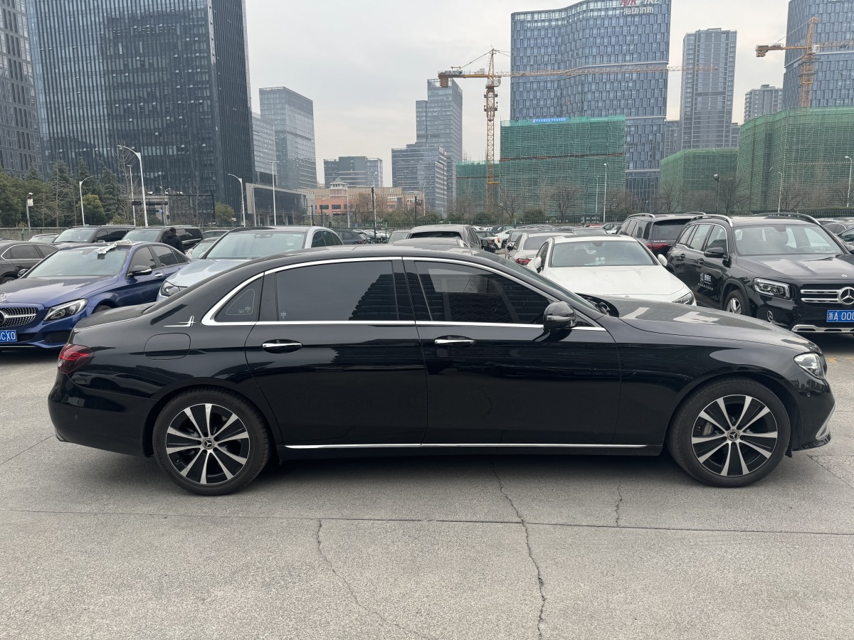 奔馳 奔馳E級(jí)新能源  2021款 E 350 e L 插電式混合動(dòng)力轎車(chē)圖片