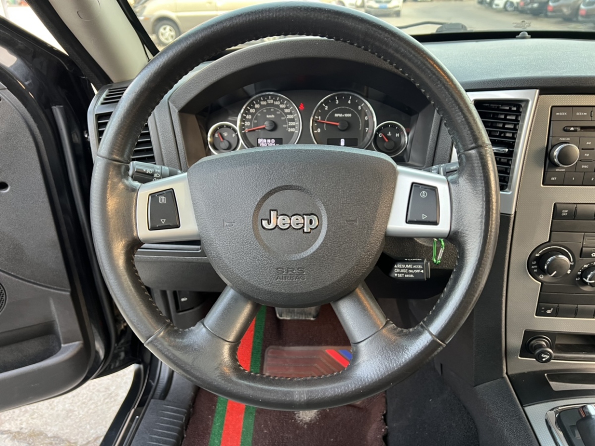 Jeep 大切诺基  2010款 3.7L图片