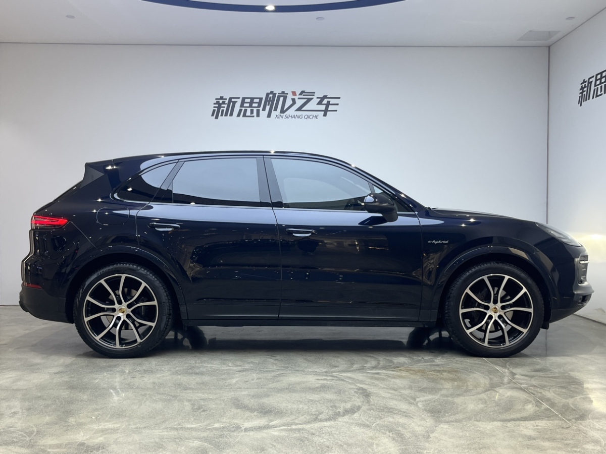 2023年4月保時捷 Cayenne新能源  2023款 Cayenne E-Hybrid 2.0T 鉑金版