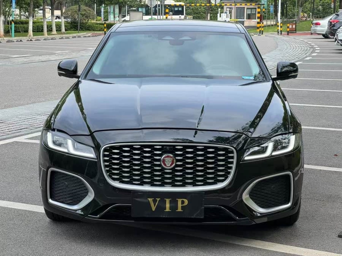 捷豹 XFL  2022款 XFL 2.0T P250 兩驅(qū)尊享豪華版圖片