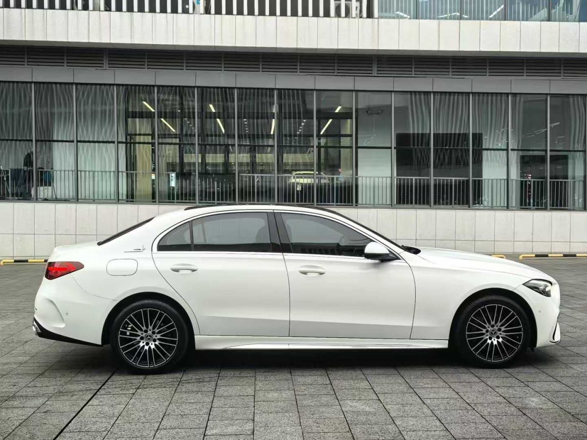 奔馳 奔馳C級(jí)  2024款 C 260 L 4MATIC 運(yùn)動(dòng)版圖片