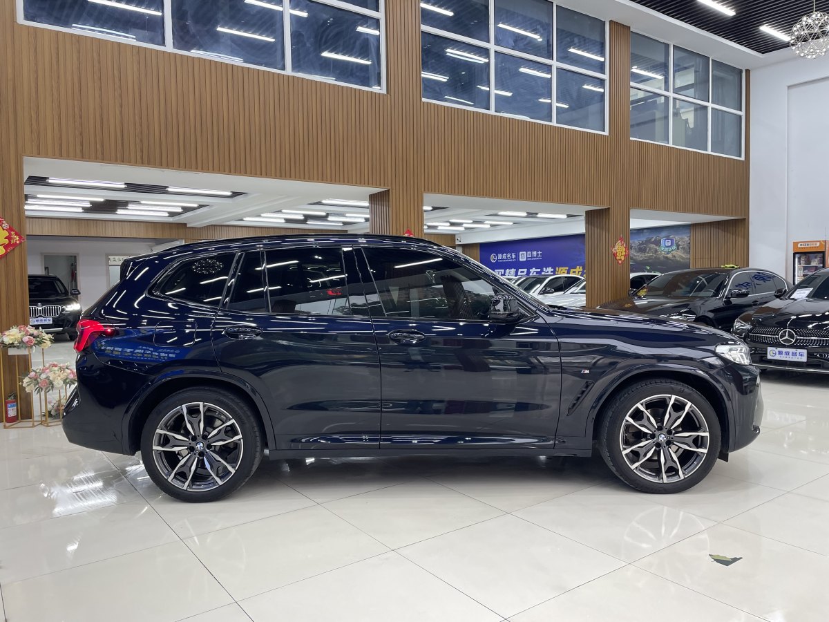 寶馬 寶馬X3  2022款 xDrive30i 領(lǐng)先型 M曜夜套裝圖片