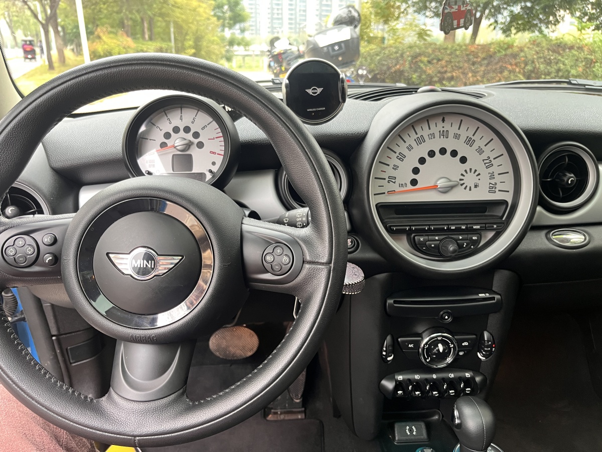 2013年6月MINI CLUBMAN  2011款 1.6L COOPER Fun