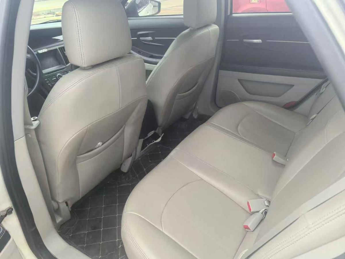 北汽威旺 北汽007  2015款 2.0L 兩驅(qū)舒適型圖片