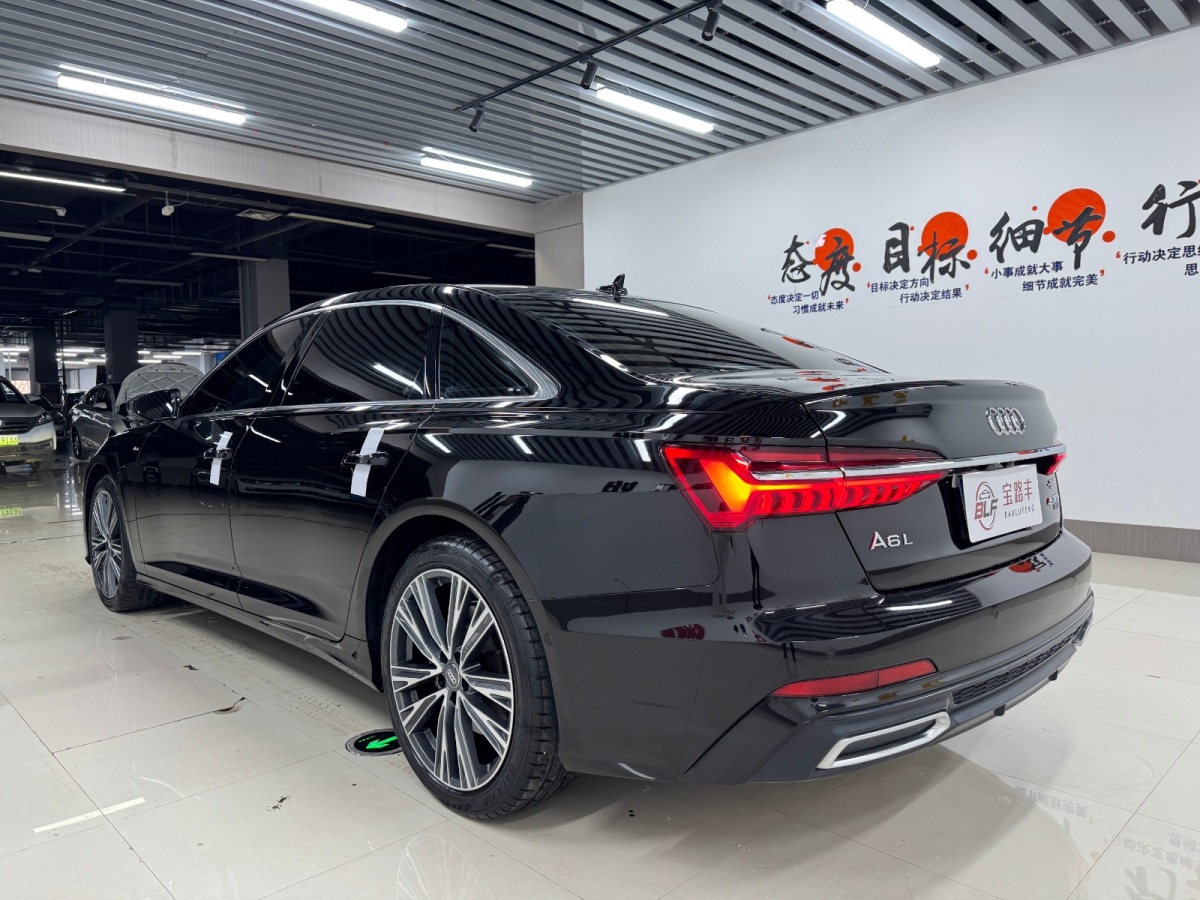 奧迪 奧迪A6L  2022款 45 TFSI quattro 臻選動(dòng)感型圖片