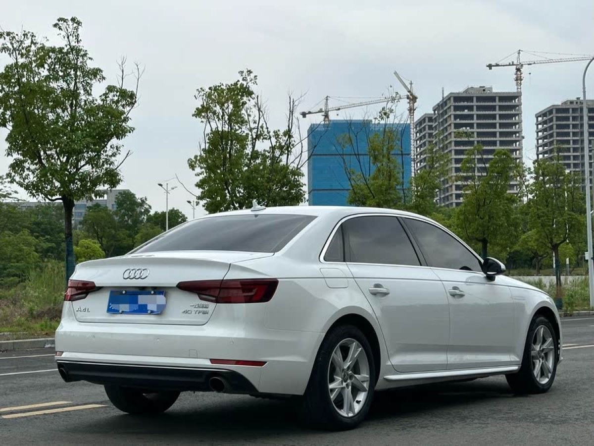 奧迪 奧迪A4L  2018款 30周年年型 40 TFSI 進(jìn)取型圖片