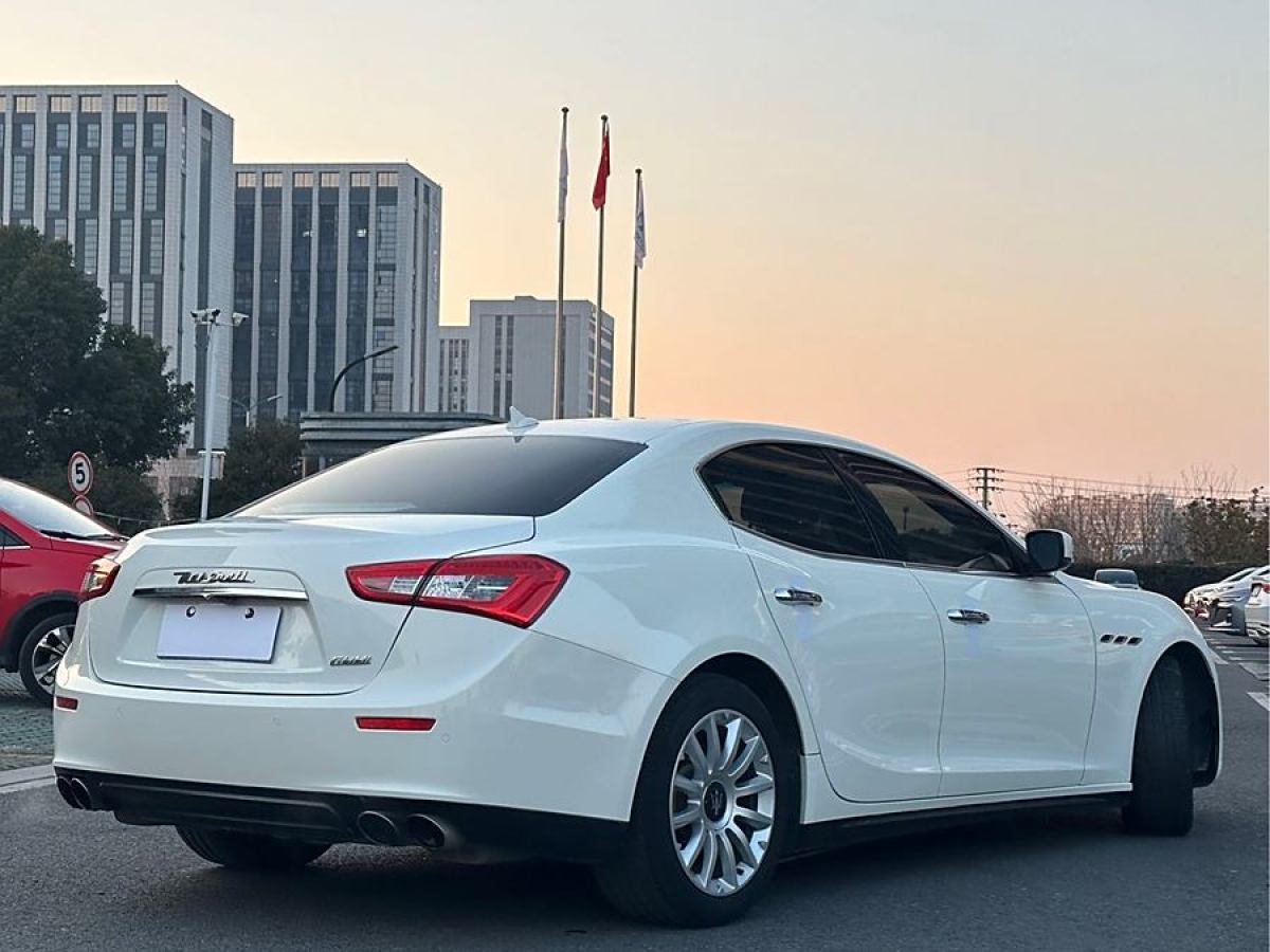 瑪莎拉蒂 Ghibli  2014款 3.0T 標(biāo)準(zhǔn)版圖片