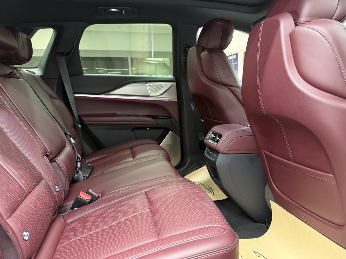 凱迪拉克 XT5  2025款 2.0T 鉑金型圖片
