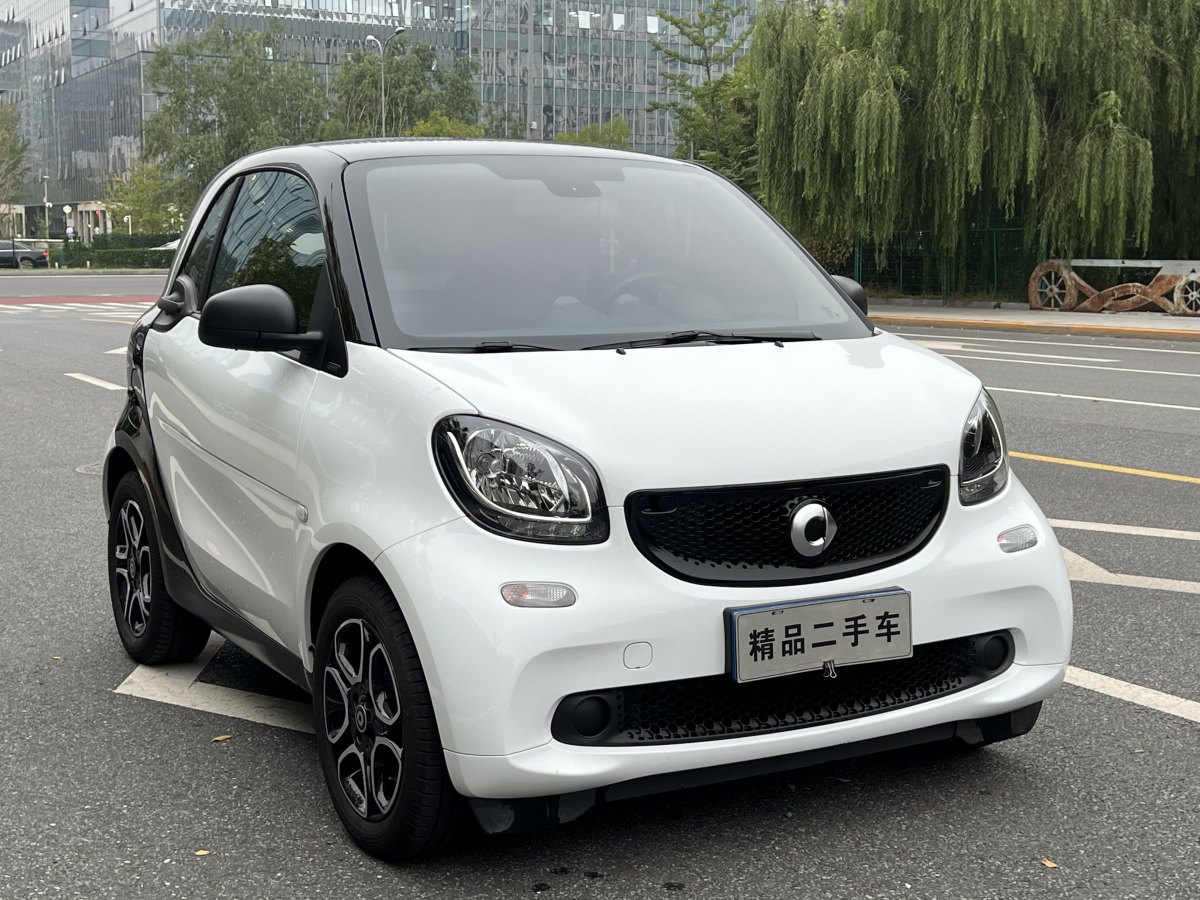 2019年10月smart fortwo  2019款 0.9T 66千瓦硬頂風(fēng)擎版 國VI