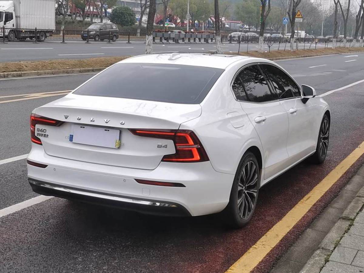 沃爾沃 S60L  2023款 B4 智遠(yuǎn)豪華版圖片